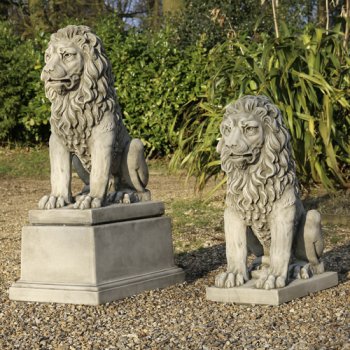 Lion Plinth